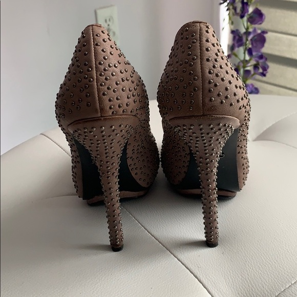 Rock & Republic brown leather stud heels - Picture 3 of 5